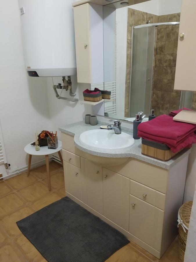Apartman Blizko Brna S Dobovymi Dekoracemi Apartment Melcany Luaran gambar